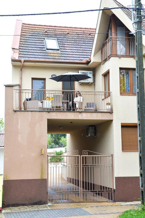 Unicum Apartman Hajduszoboszlo Exterior photo
