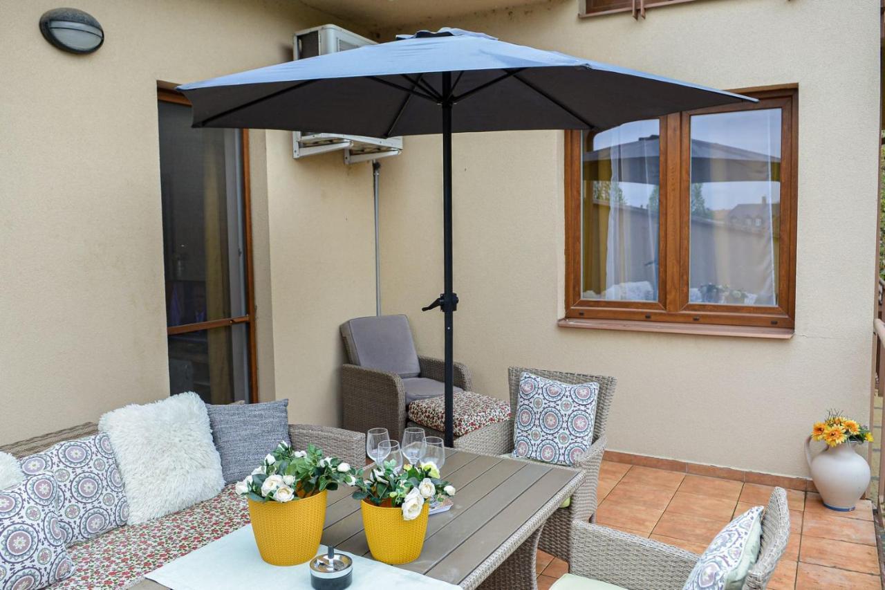 Unicum Apartman Hajduszoboszlo Exterior photo